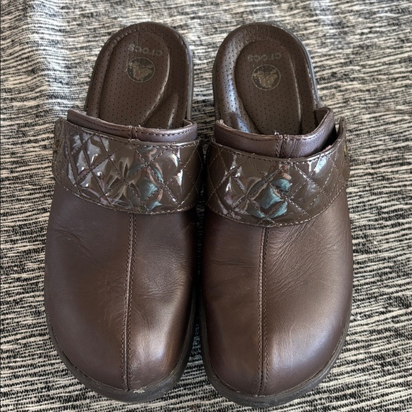 CROCS Shoes - Crocs Sarah Clogs Slip On Mules Brown Comfort Shoes Women's 8